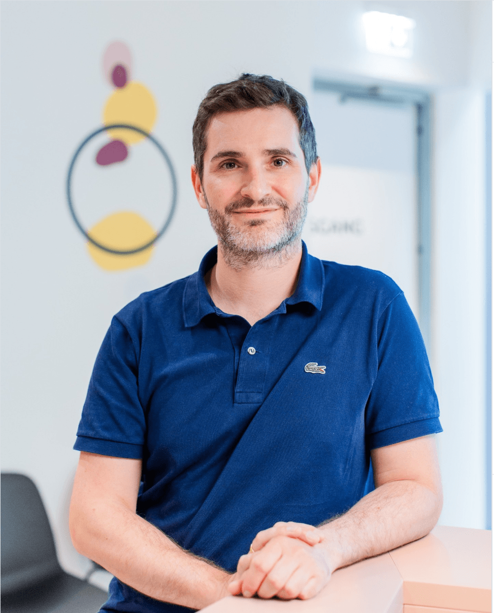Dr. Michael Jaksch bei der Patientenbegrüßung